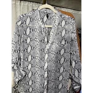 Kut from the Kloth Snake Print Blouse Womens Grey White Long Sleeve Button Sz MP